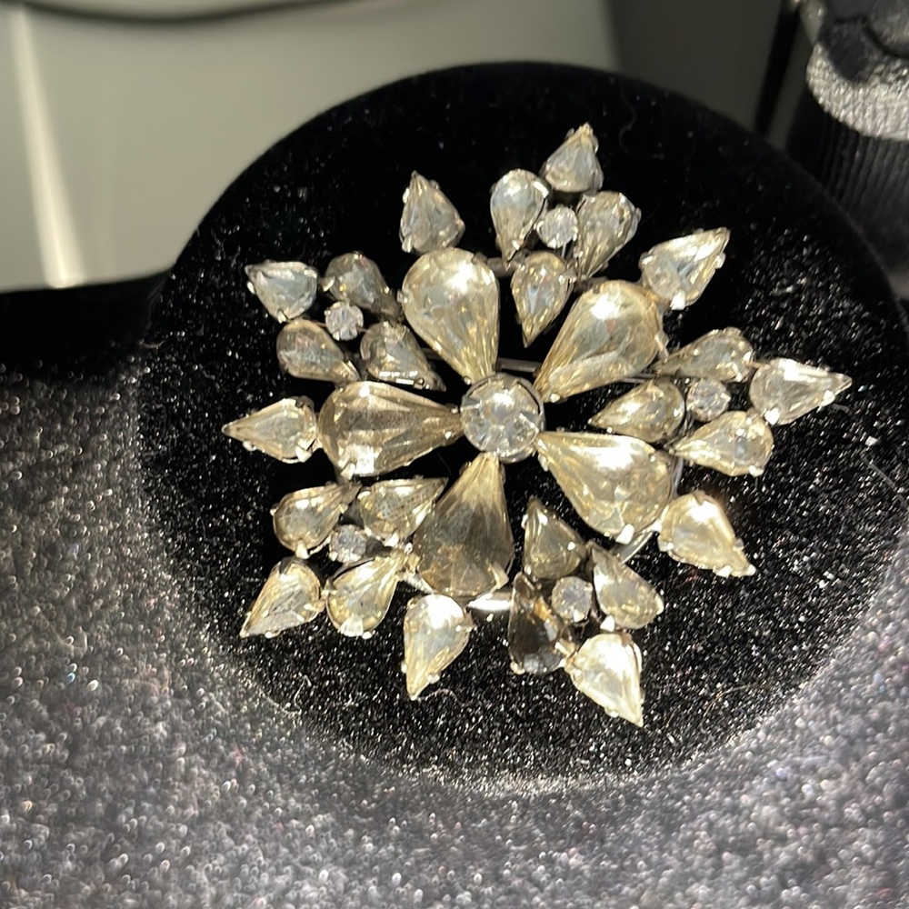 1950’s Rhinestone Brooch/Pendant - Picture 3 of 3